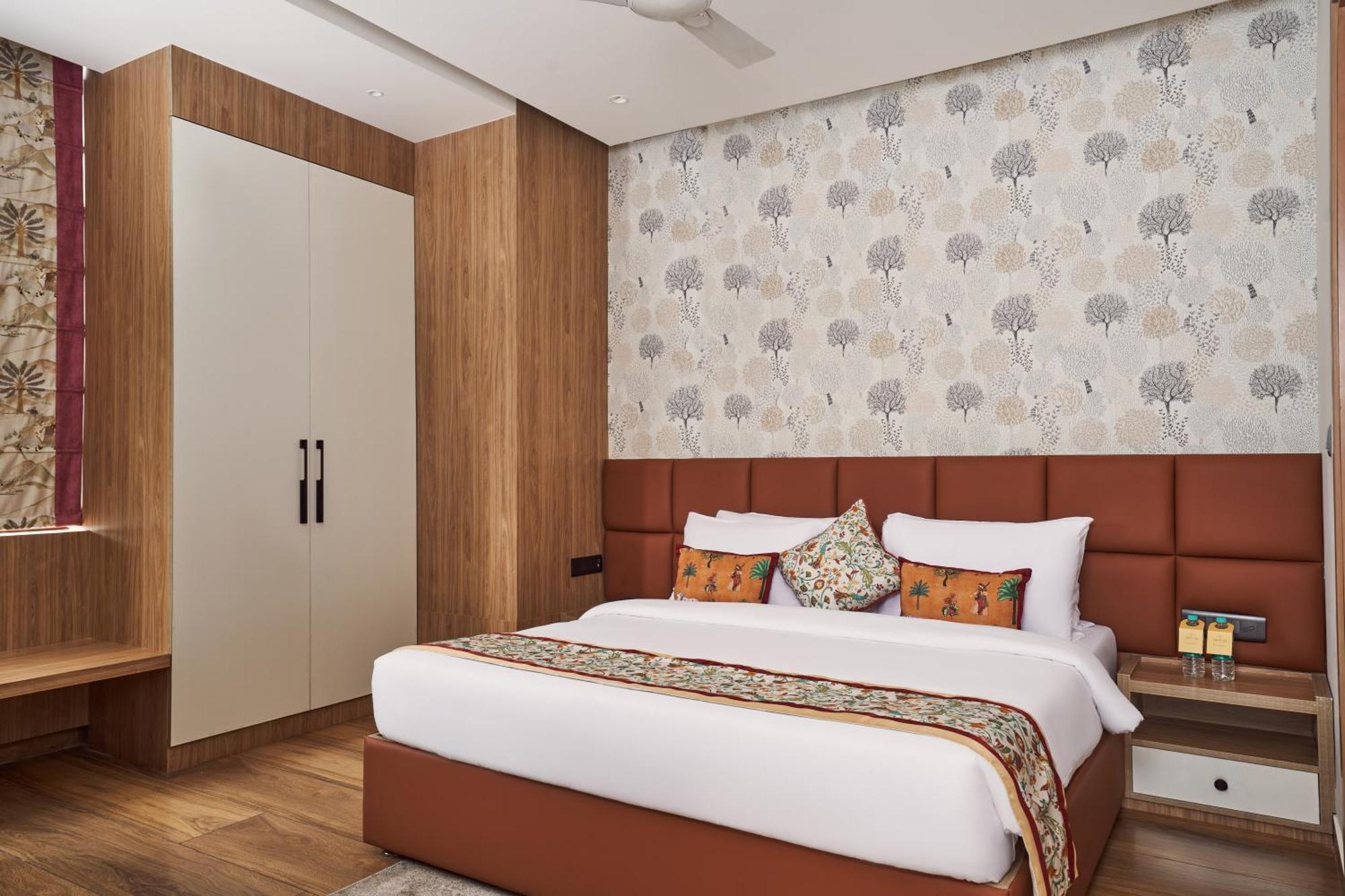 Triptam Vrindāvan Extérieur photo