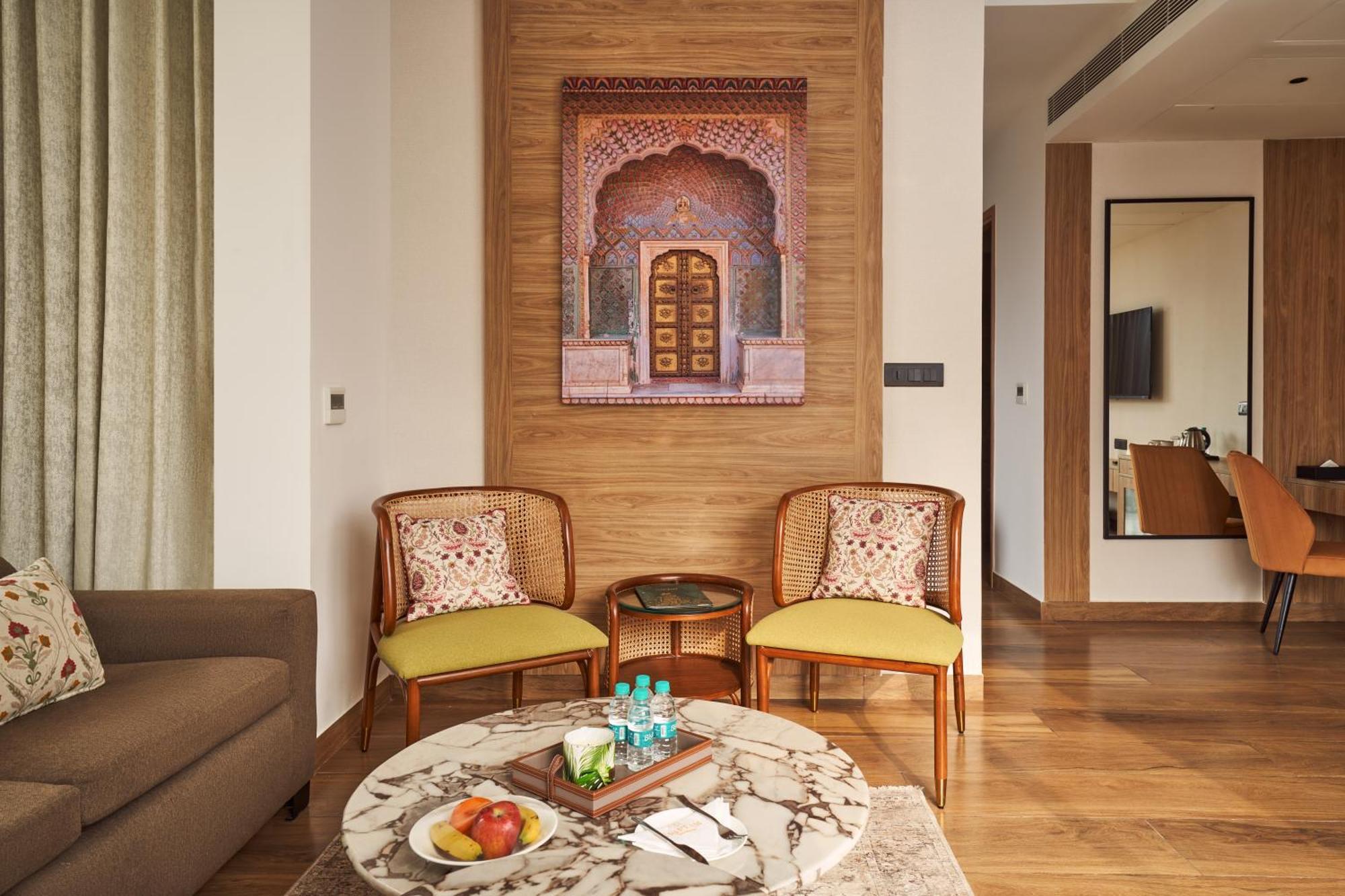Triptam Vrindāvan Extérieur photo