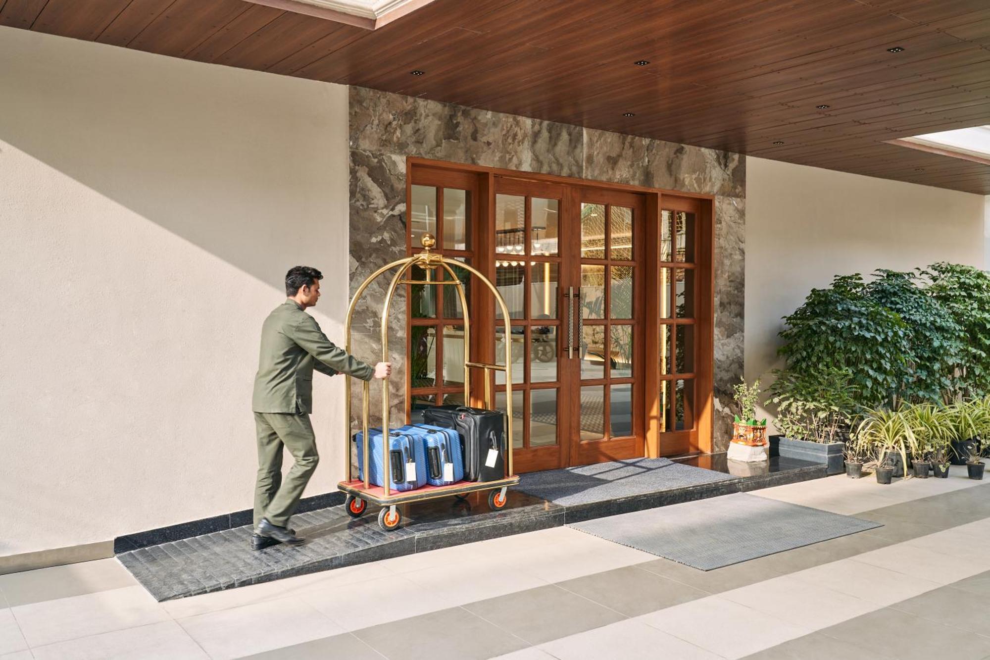 Triptam Vrindāvan Extérieur photo