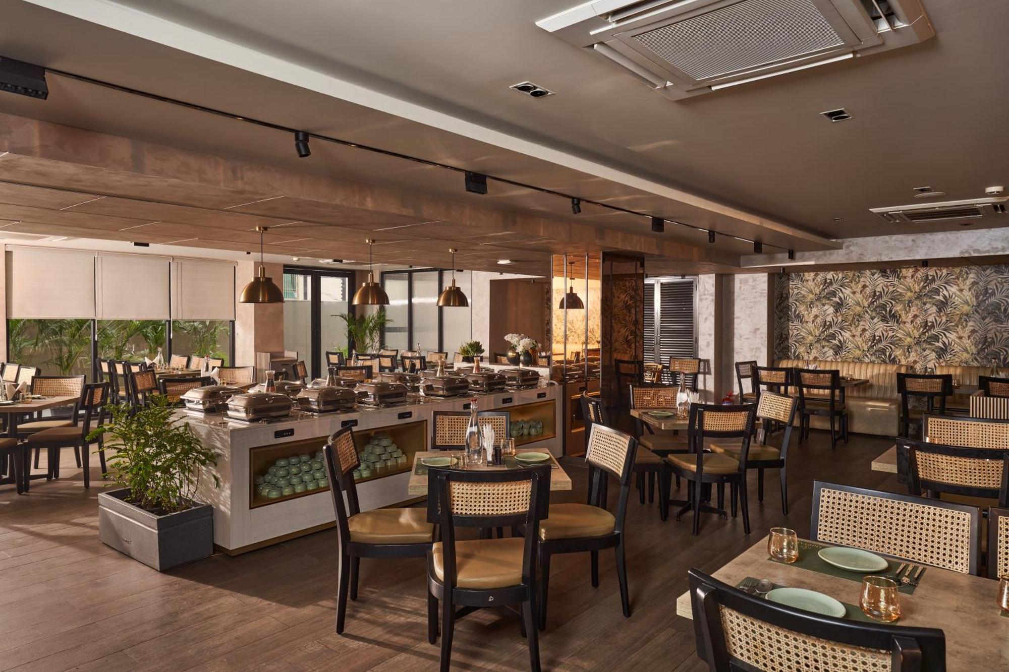 Triptam Vrindāvan Extérieur photo