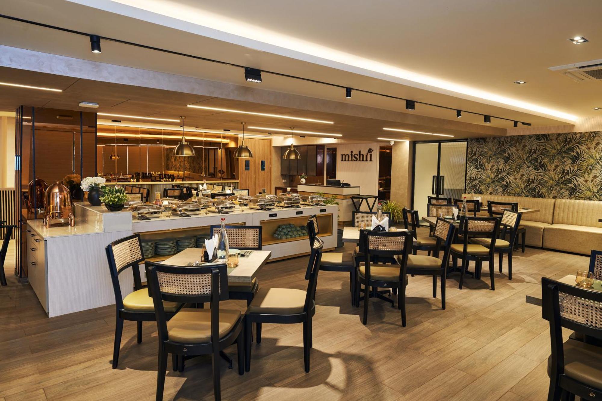 Triptam Vrindāvan Extérieur photo
