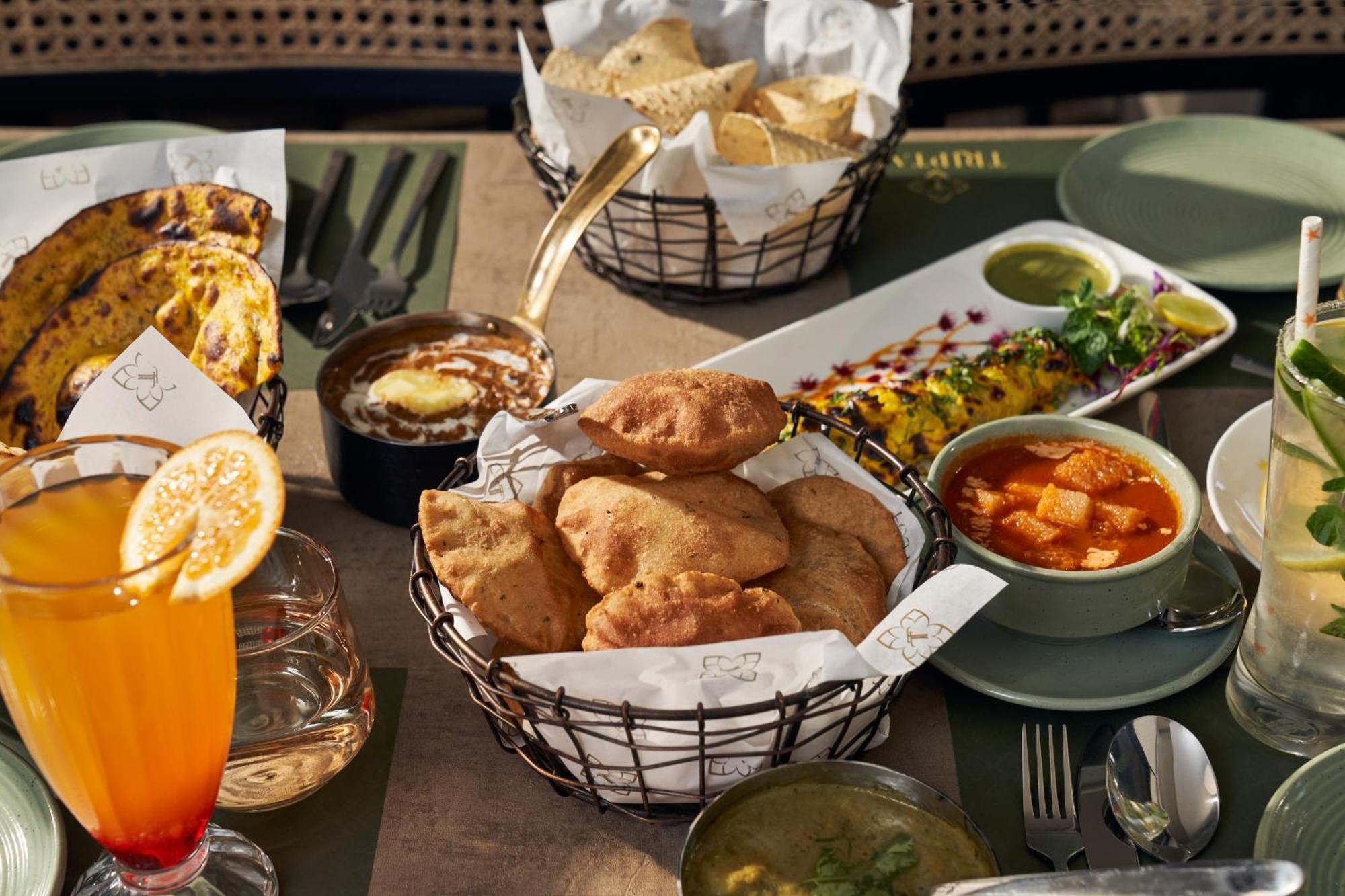 Triptam Vrindāvan Extérieur photo