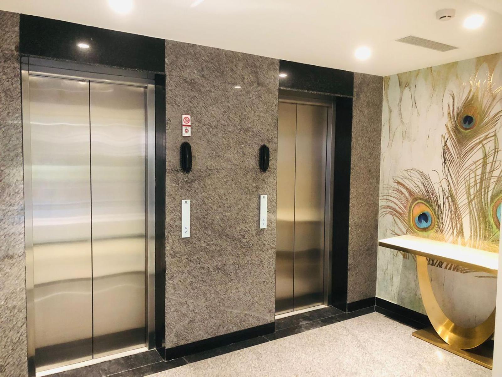 Triptam Vrindāvan Extérieur photo